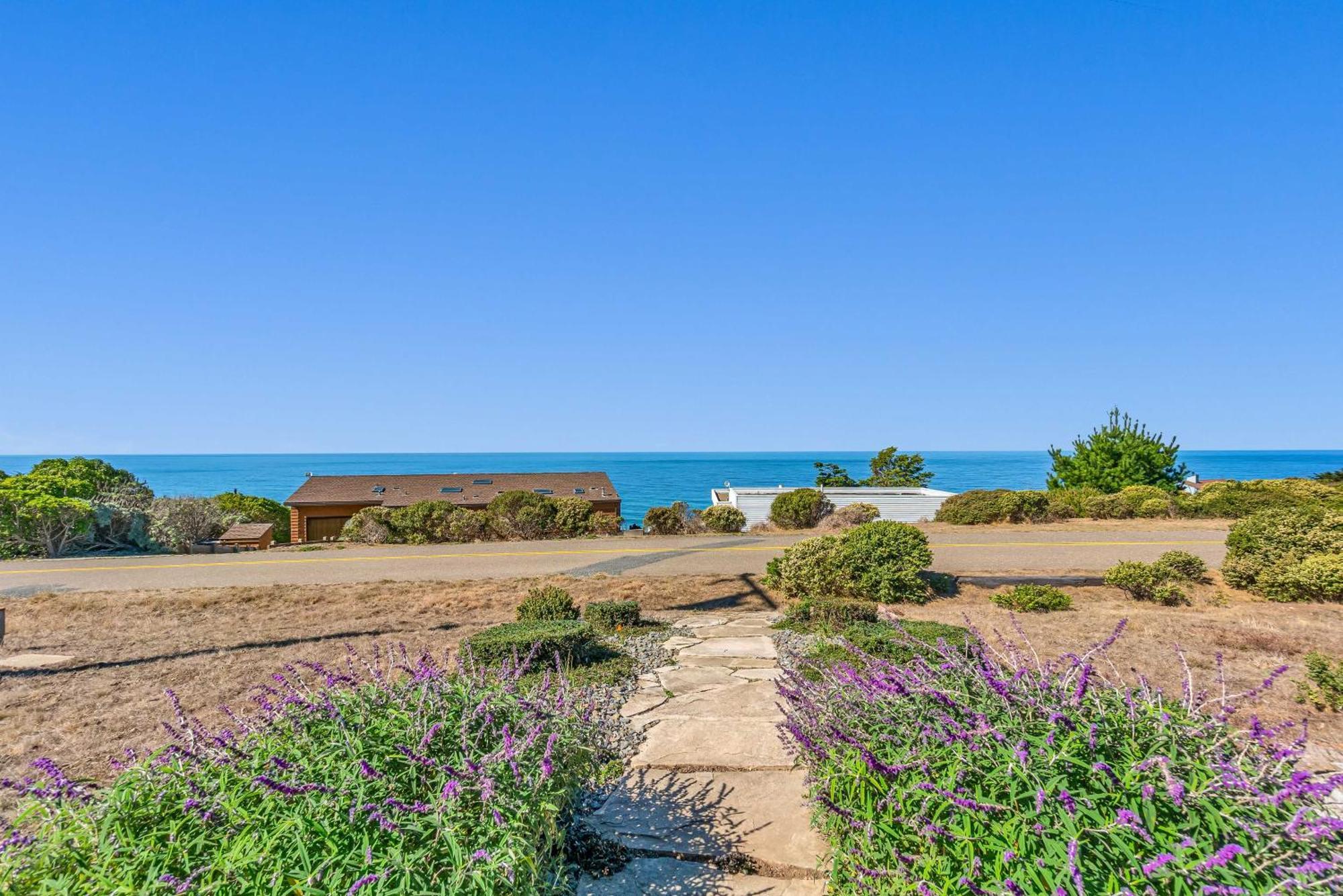 Dream Weaver House With Hot Tub And Ocean View! Villa Manchester Eksteriør bilde